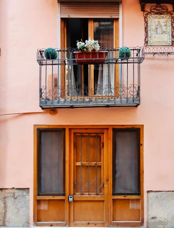 Lovely Duplex In Old Town Apartment *